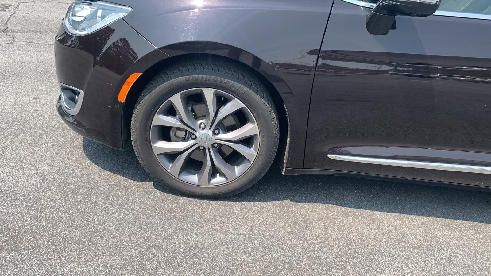 2019 Chrysler Pacifica Limited 4