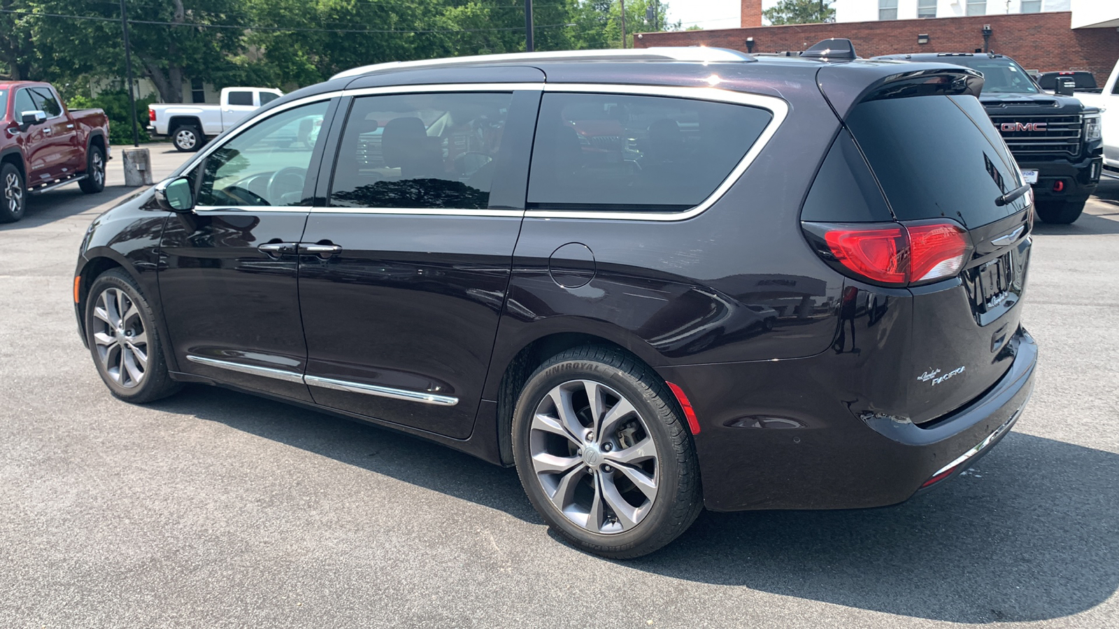 2019 Chrysler Pacifica Limited 24