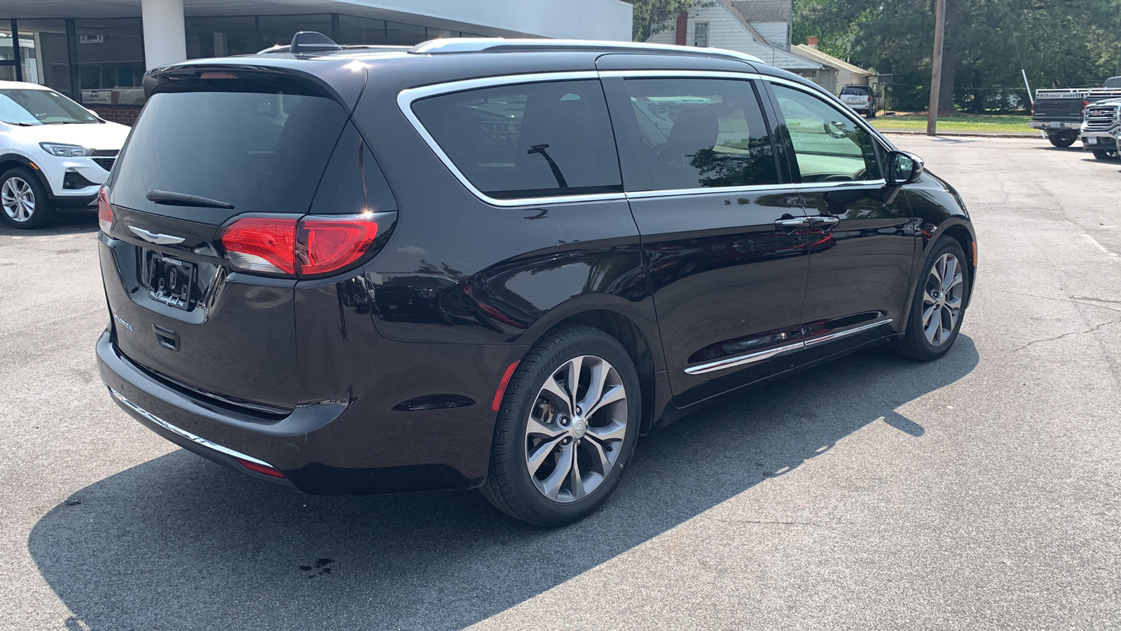2019 Chrysler Pacifica Limited 28