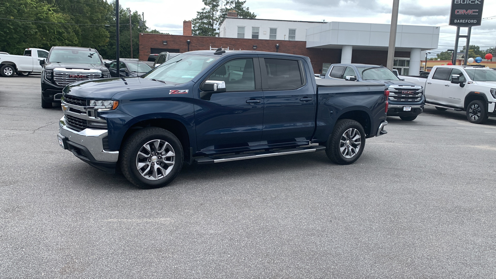 2021 Chevrolet Silverado 1500 LT 3