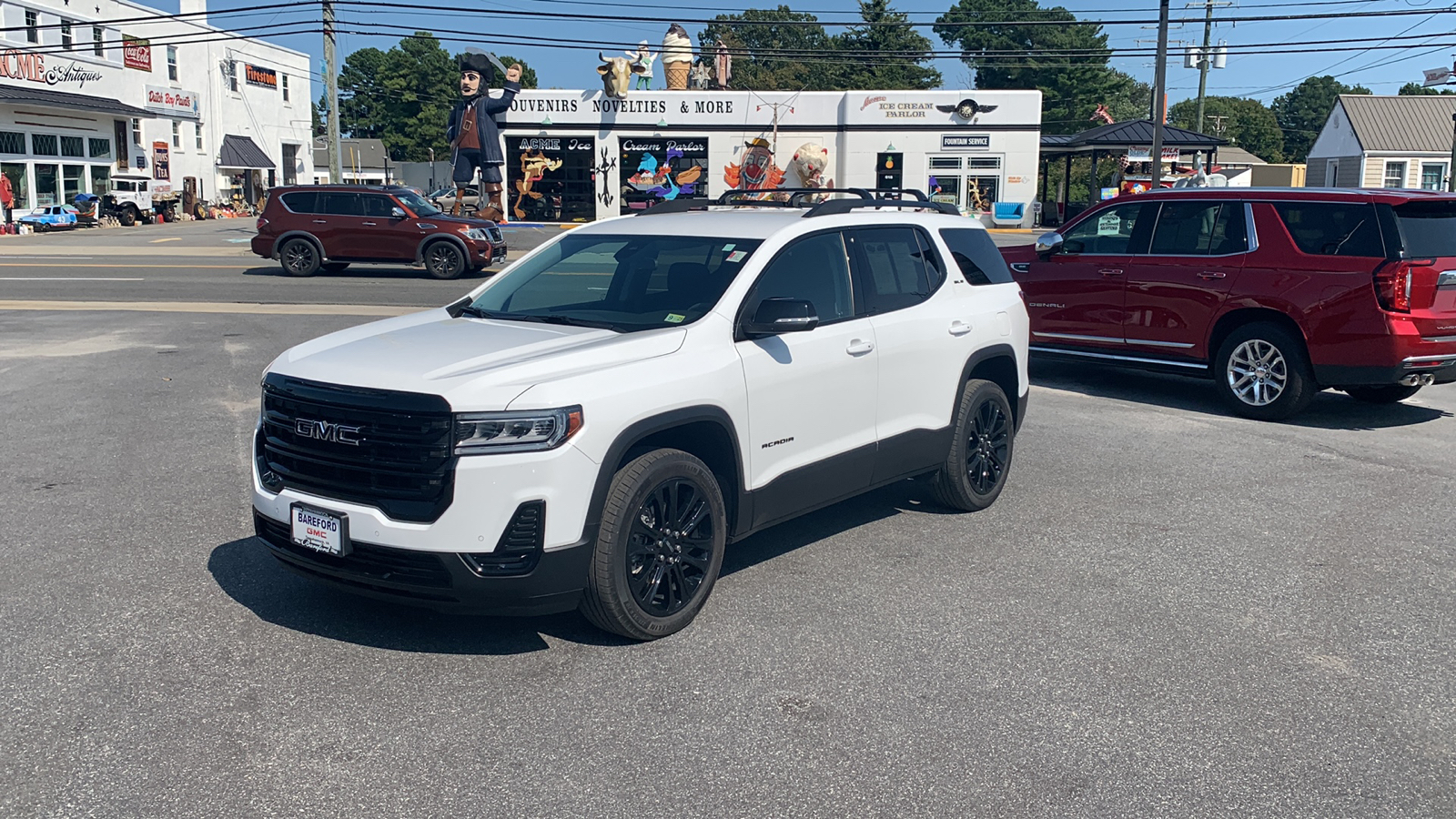 2022 GMC Acadia SLE 1