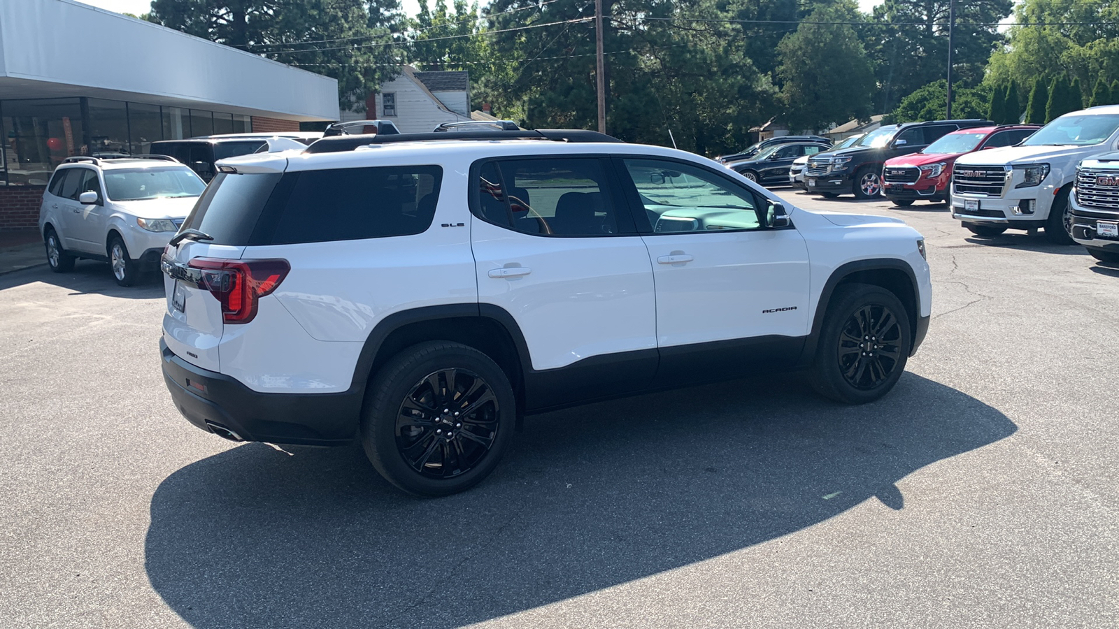 2022 GMC Acadia SLE 33