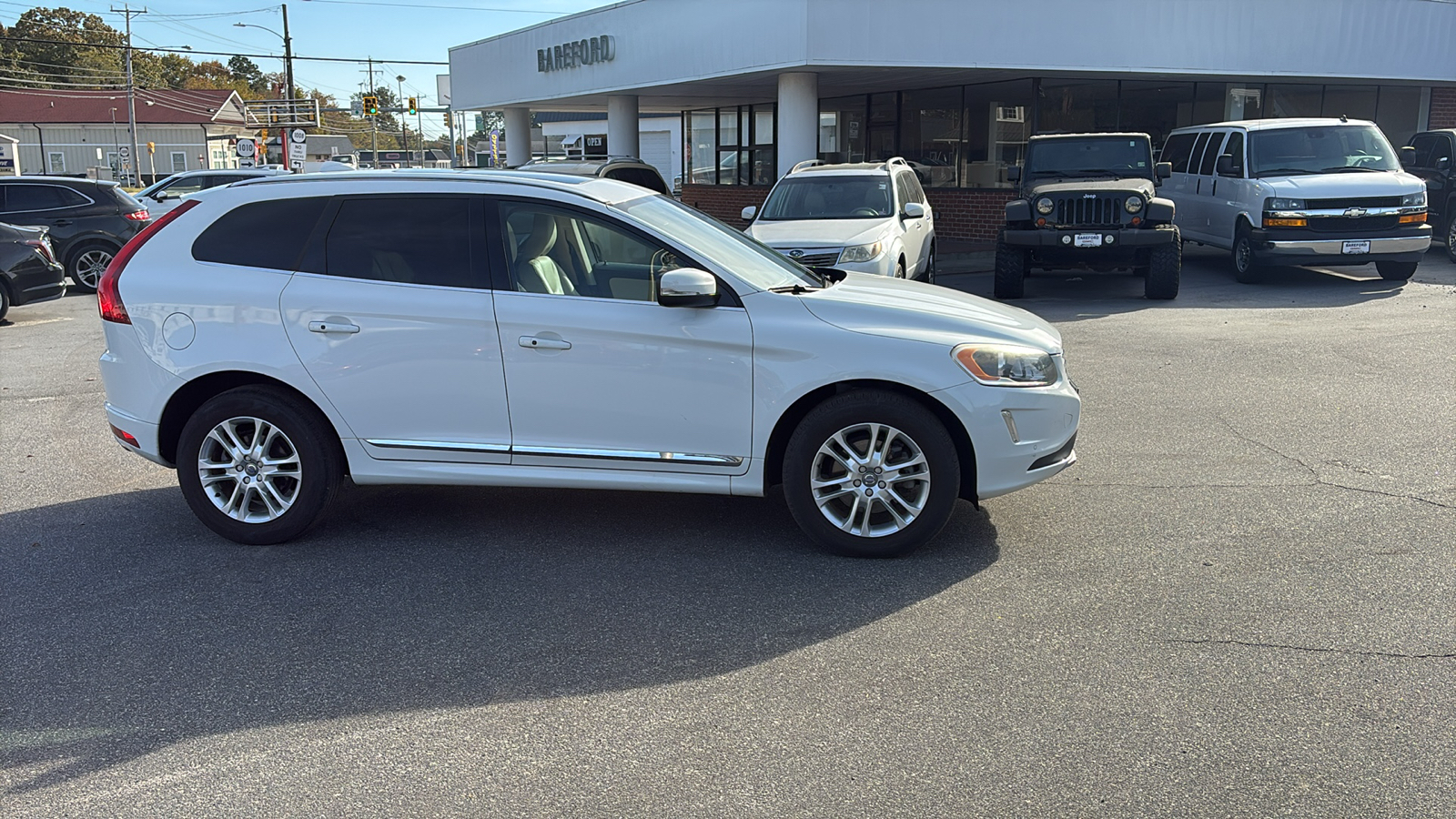 2016 Volvo XC60 T5 Drive-E Premier 32