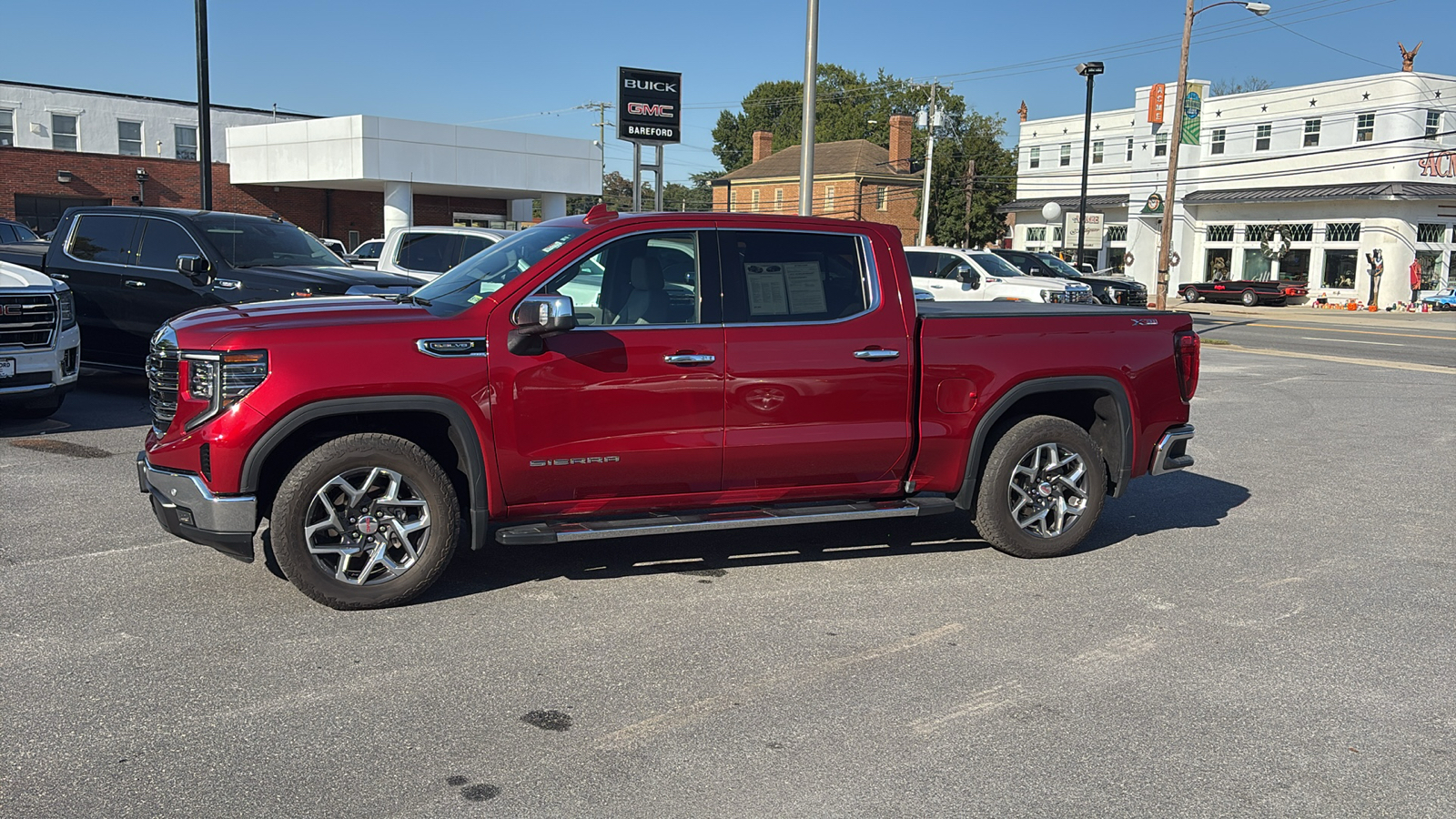 2023 GMC Sierra 1500 SLT 3