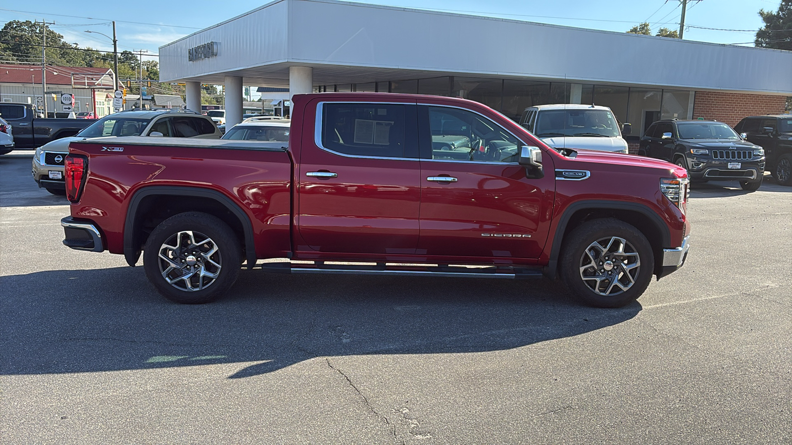 2023 GMC Sierra 1500 SLT 37