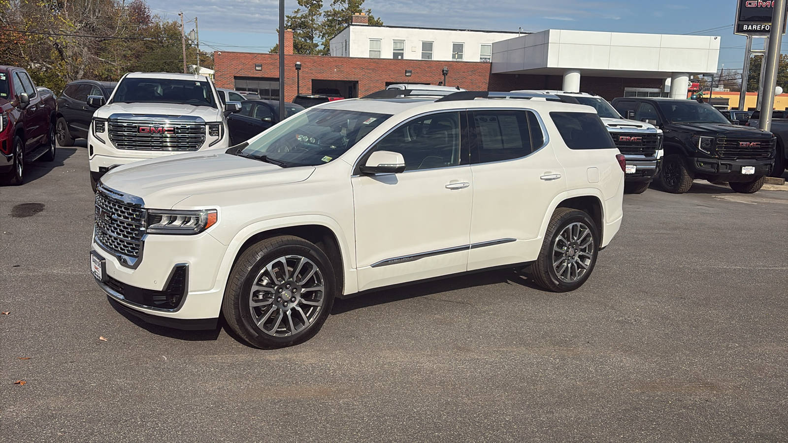 2022 GMC Acadia Denali 2