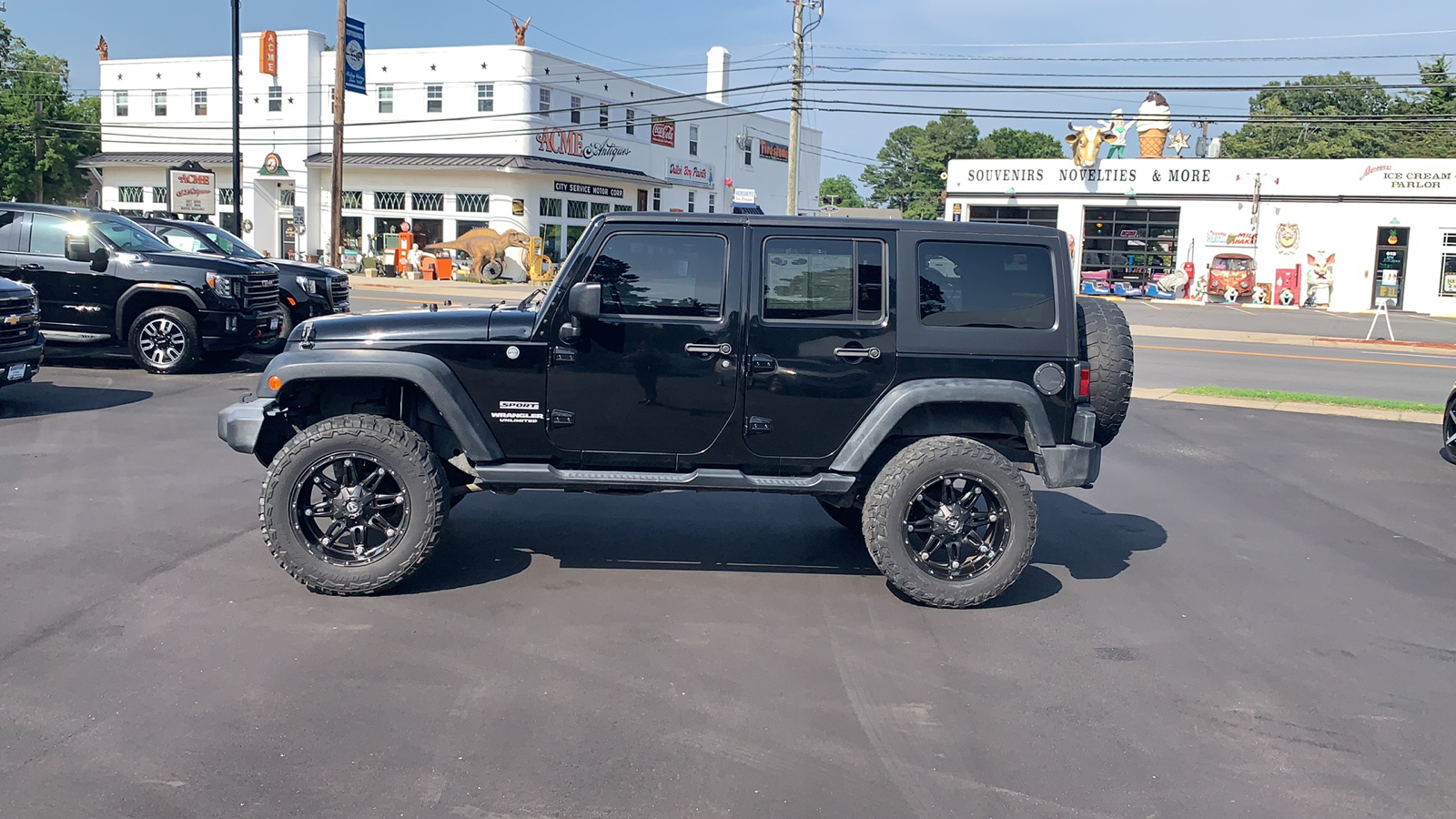 2012 Jeep Wrangler Unlimited Freedom Edition 3