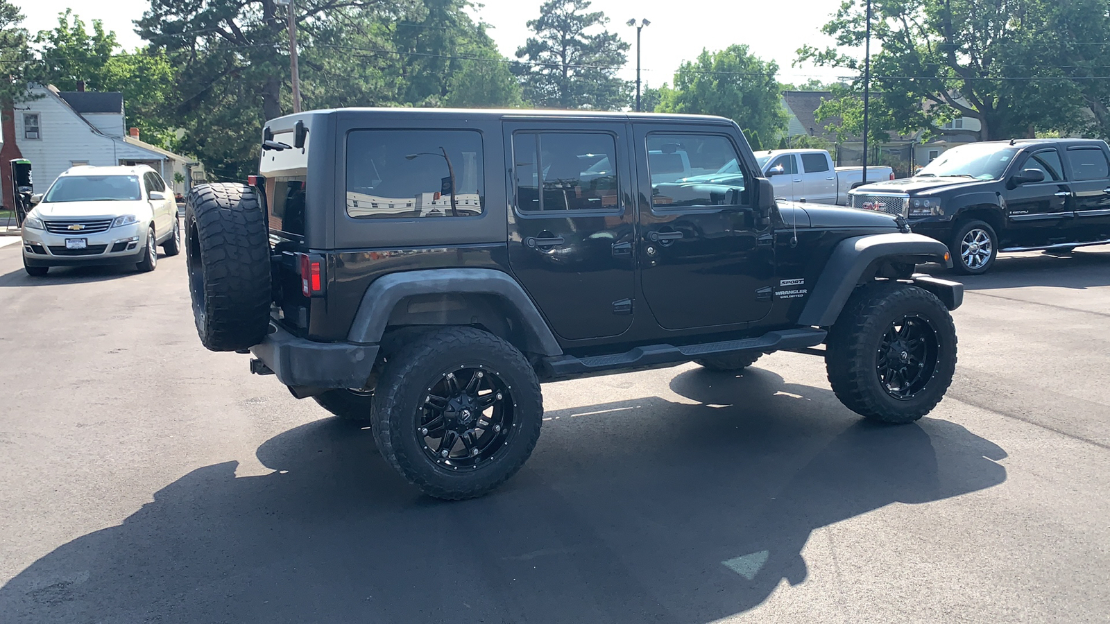 2012 Jeep Wrangler Unlimited Freedom Edition 23