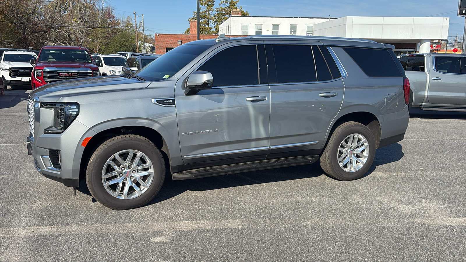 2023 GMC Yukon Denali 2