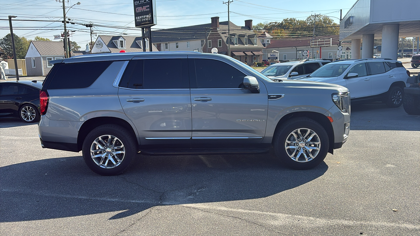 2023 GMC Yukon Denali 32