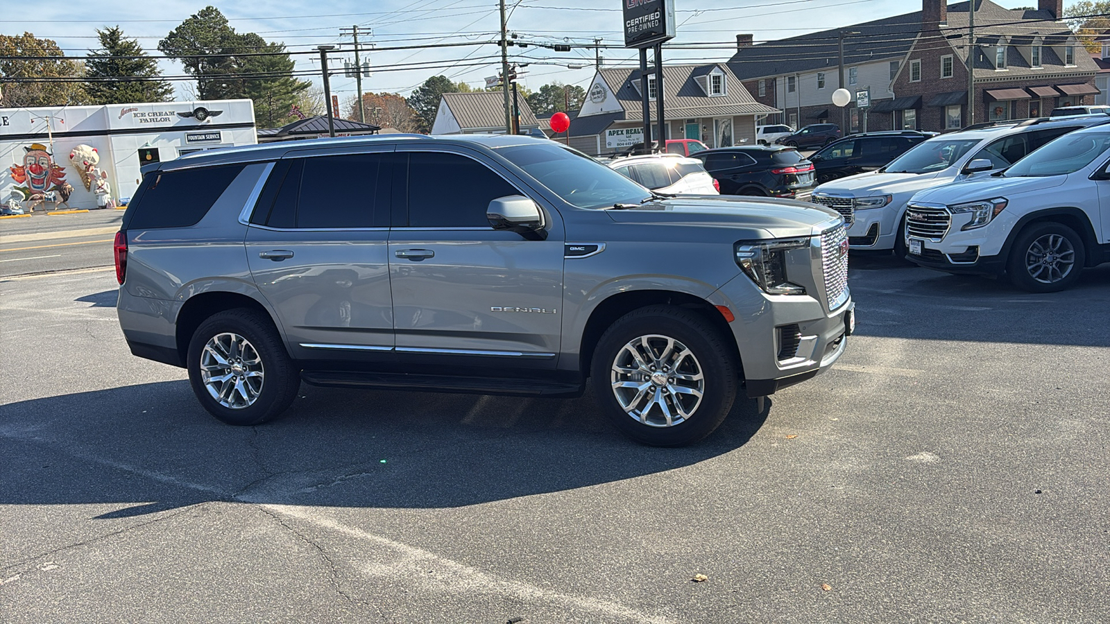 2023 GMC Yukon Denali 33