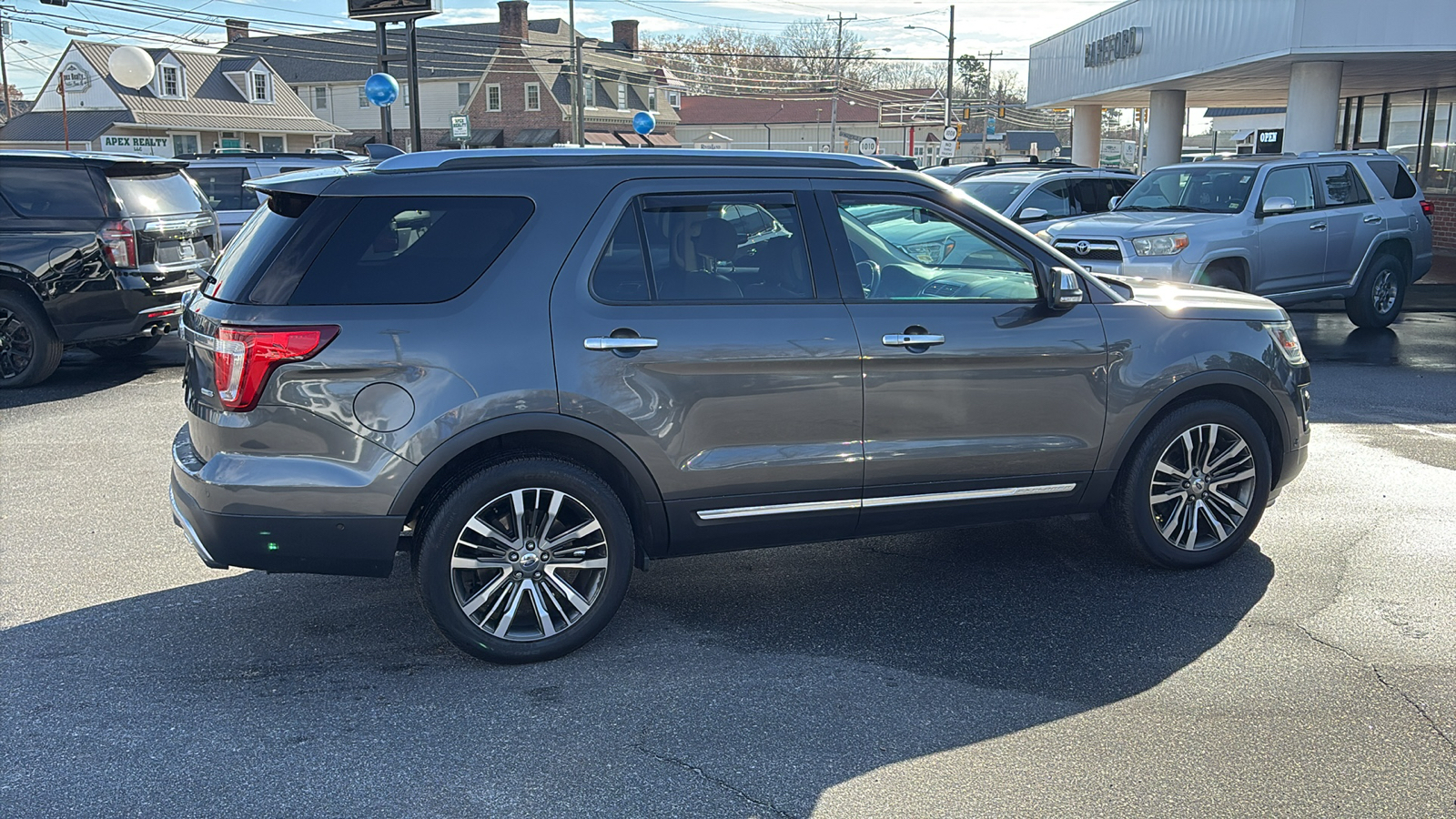 2017 Ford Explorer Platinum 34