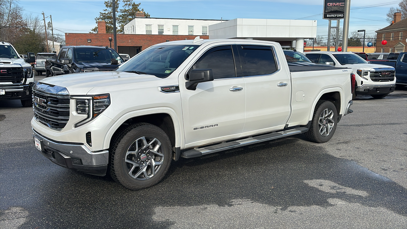 2024 GMC Sierra 1500 SLT 2