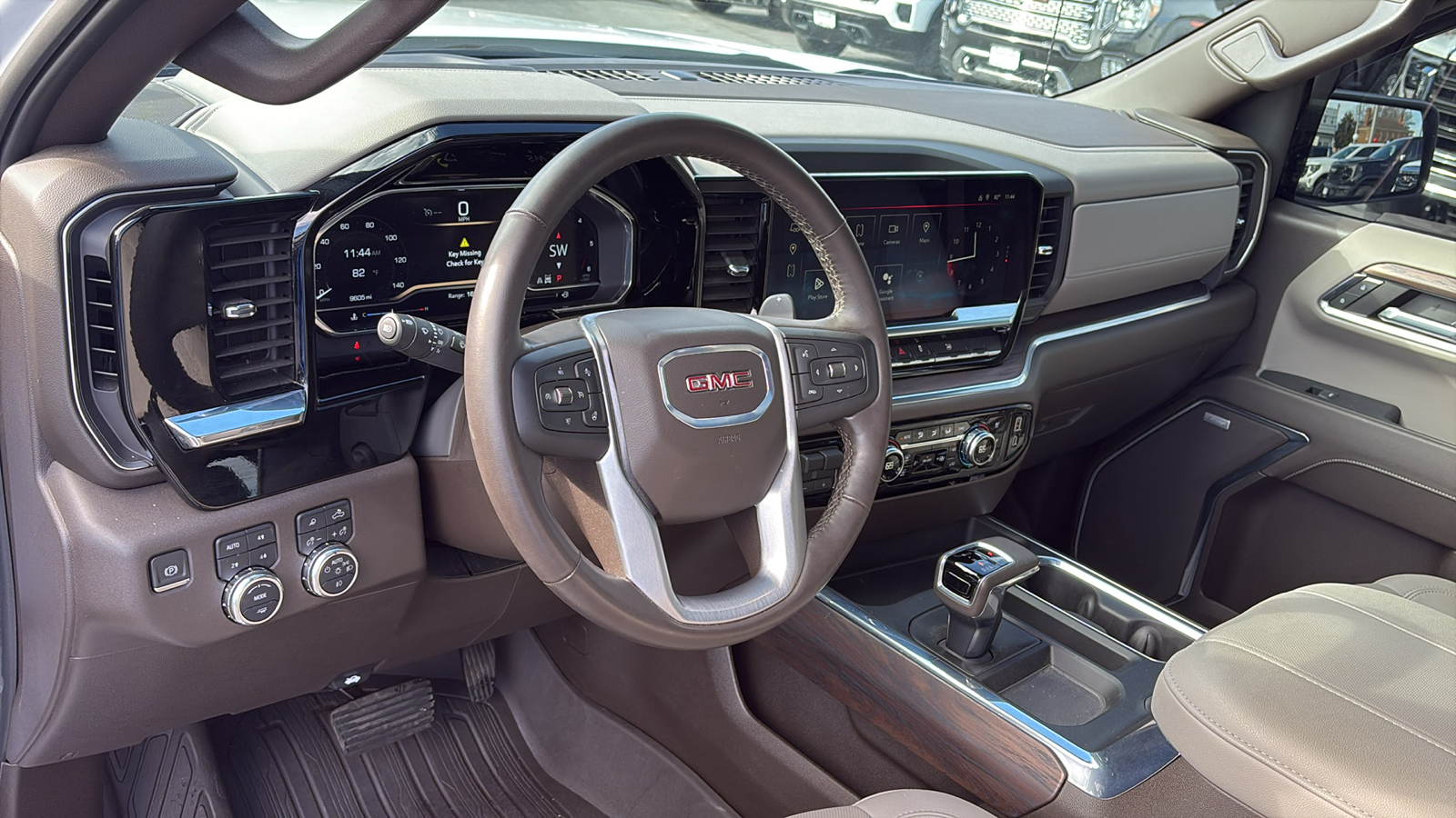 2024 GMC Sierra 1500 SLT 12