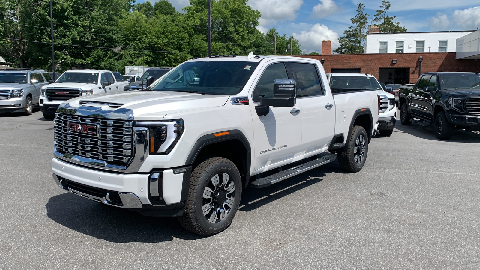 2024 GMC Sierra 3500HD Denali 1