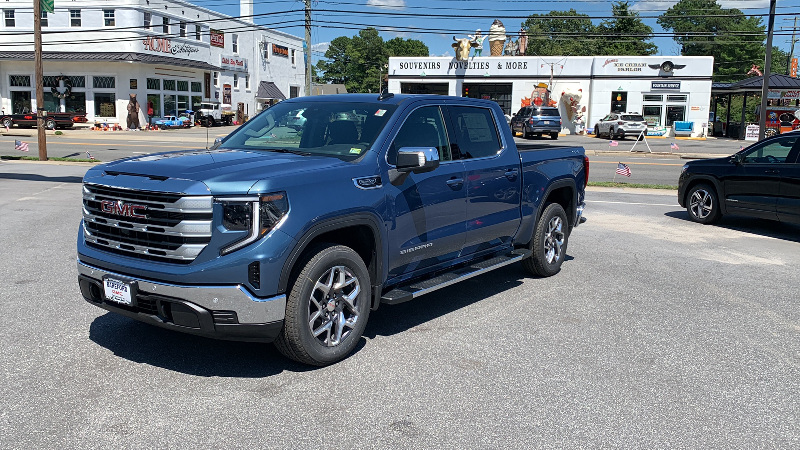 2024 GMC Sierra 1500 SLE 1