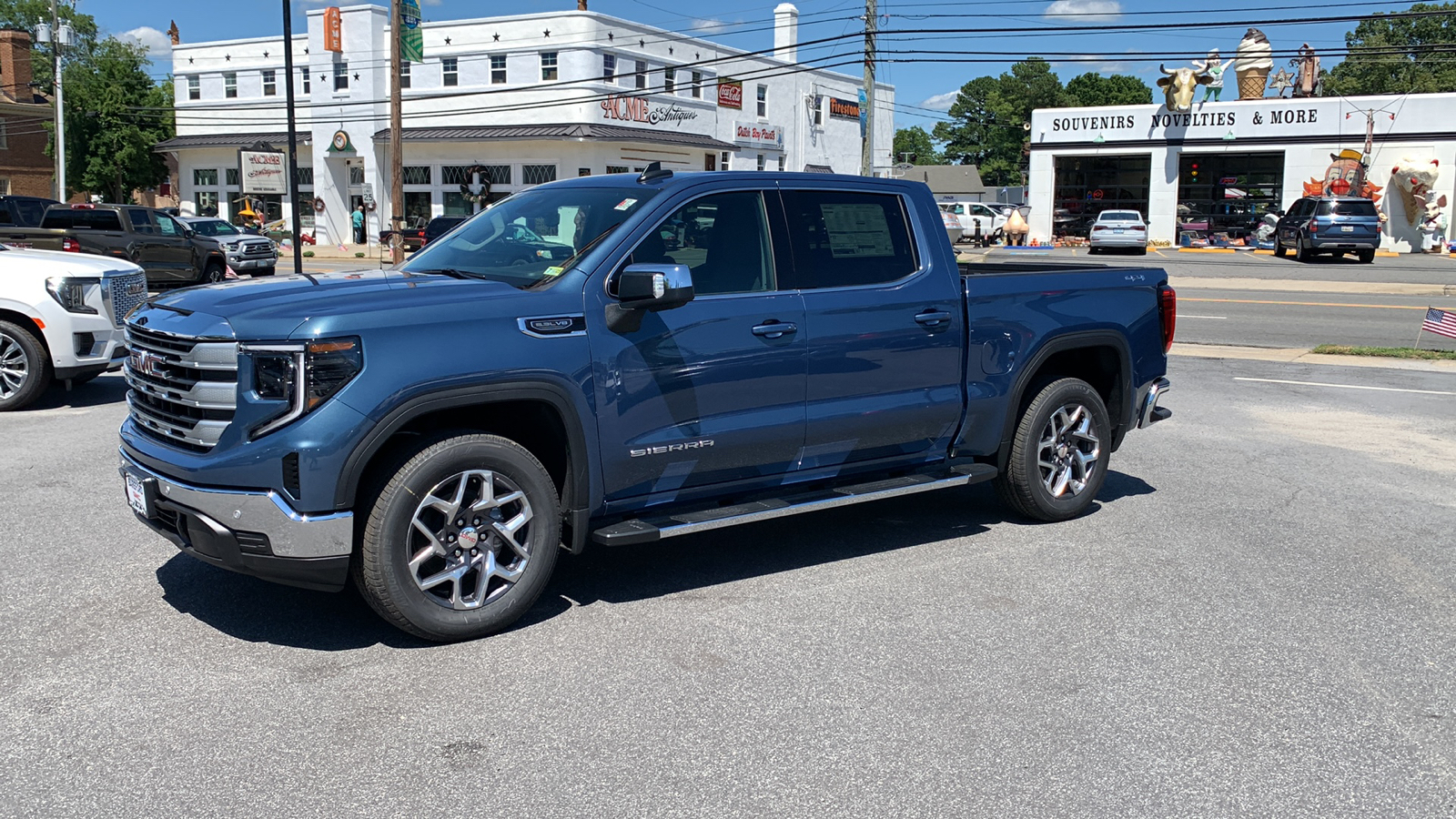 2024 GMC Sierra 1500 SLE 2