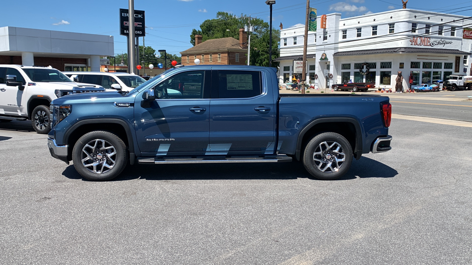 2024 GMC Sierra 1500 SLE 3