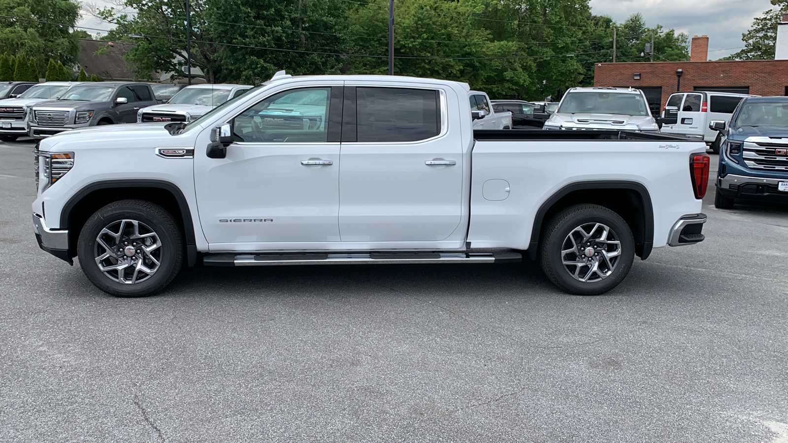 2024 GMC Sierra 1500 SLT 4