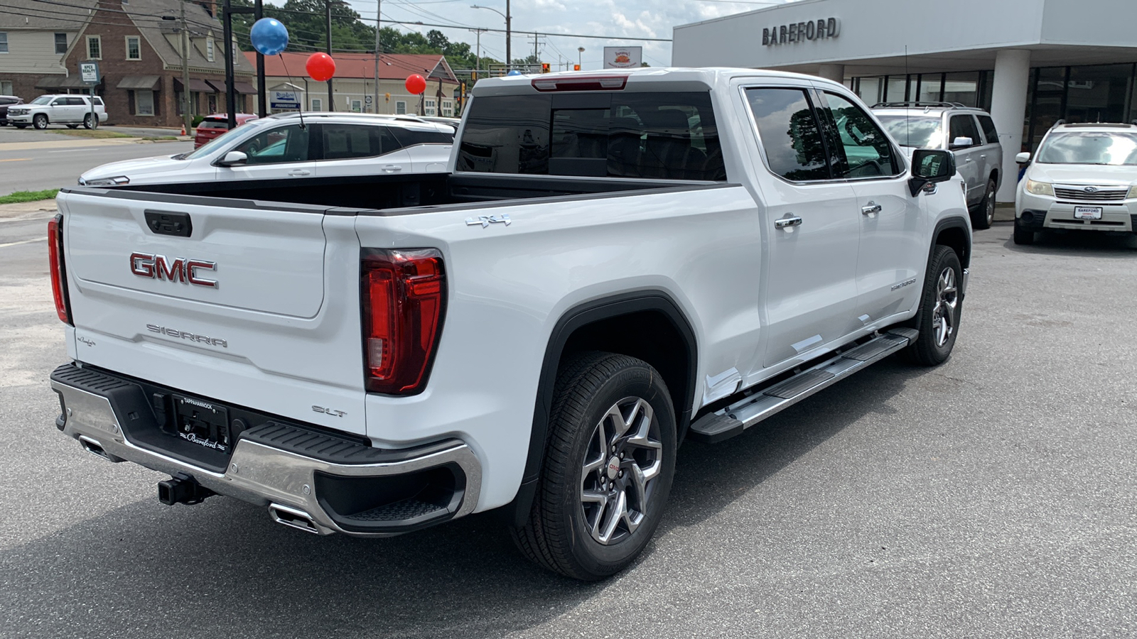 2024 GMC Sierra 1500 SLT 38