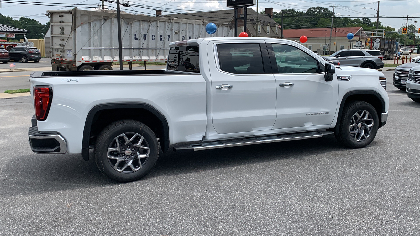 2024 GMC Sierra 1500 SLT 39