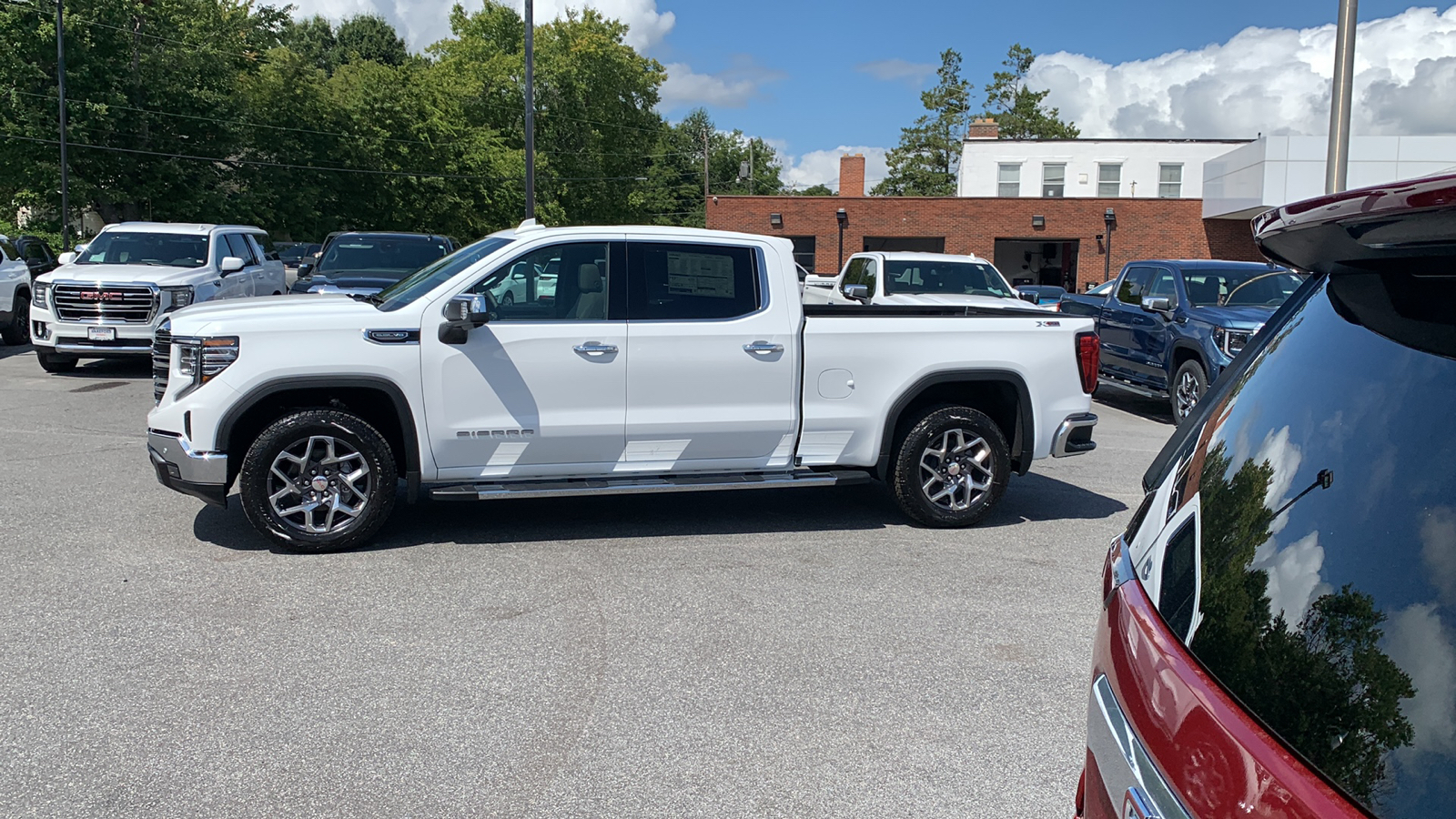 2024 GMC Sierra 1500 SLT 3