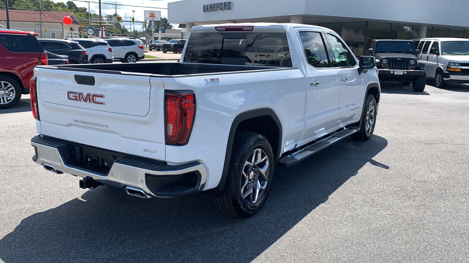 2024 GMC Sierra 1500 SLT 39