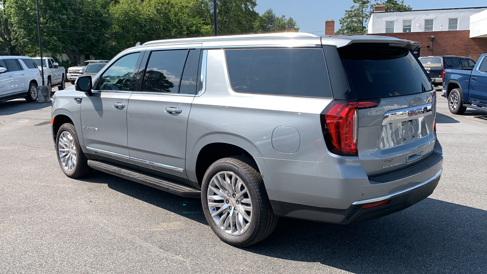 2024 GMC Yukon XL SLT 27