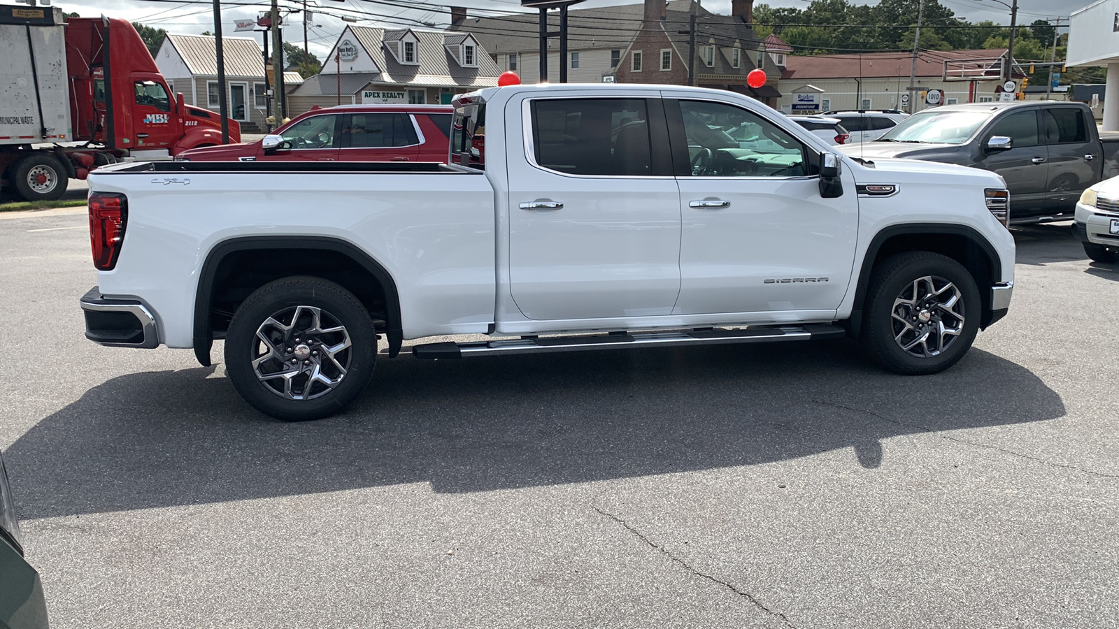 2024 GMC Sierra 1500 SLT 39