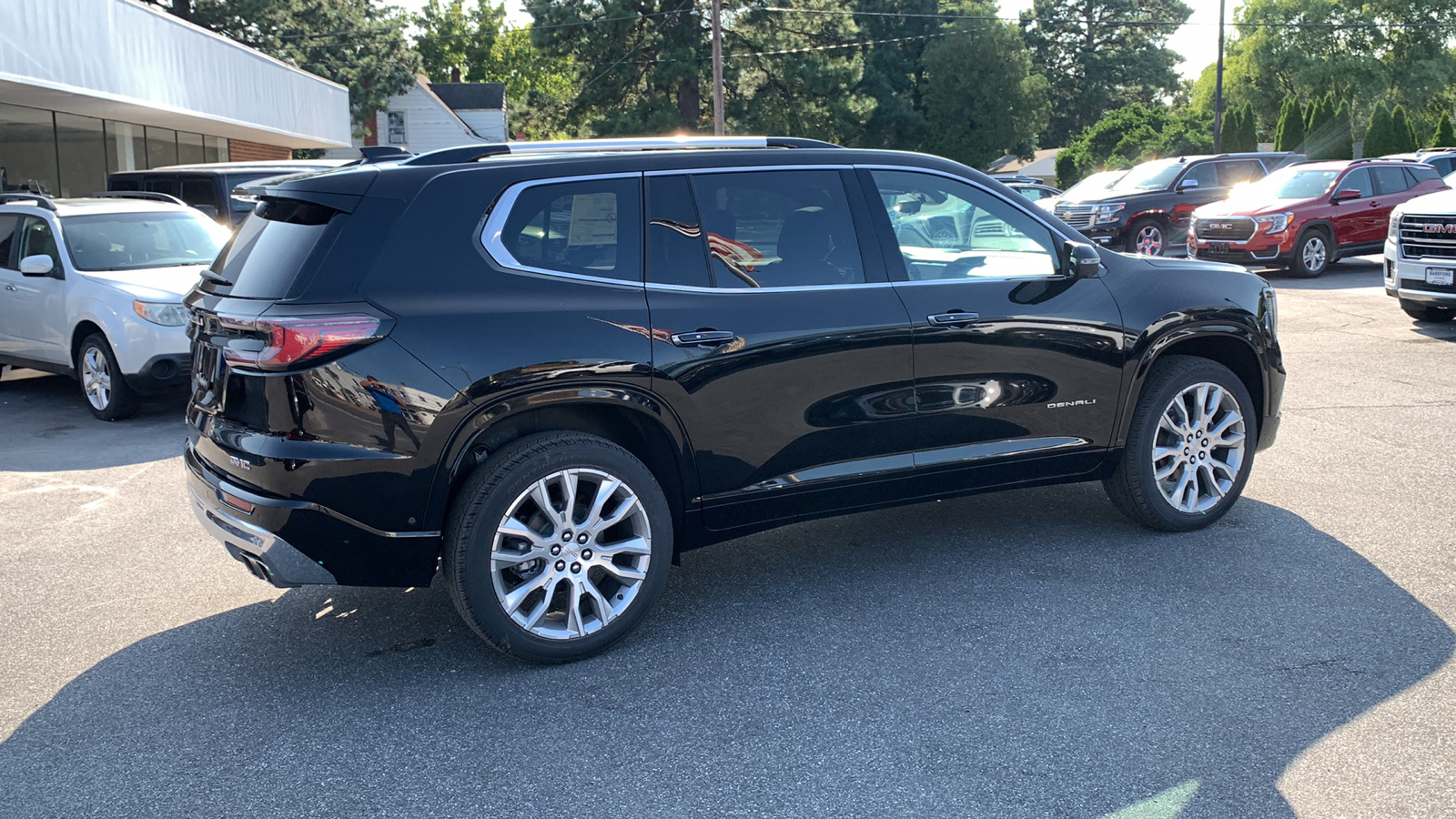 2024 GMC Acadia AWD Denali 37