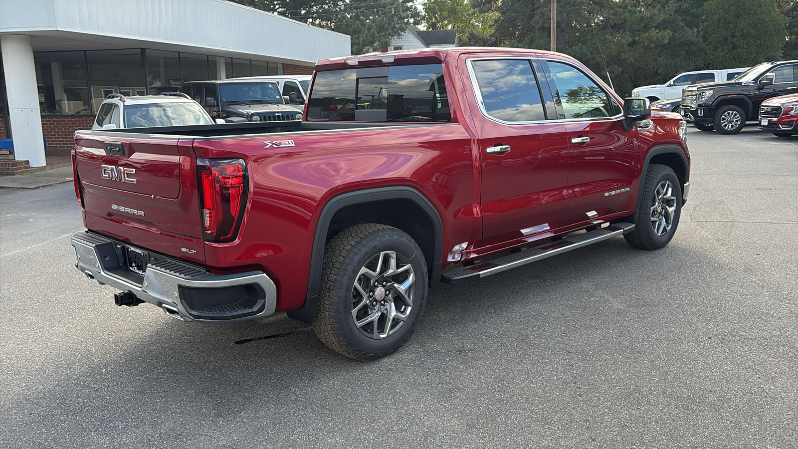 2025 GMC Sierra 1500 SLT 39