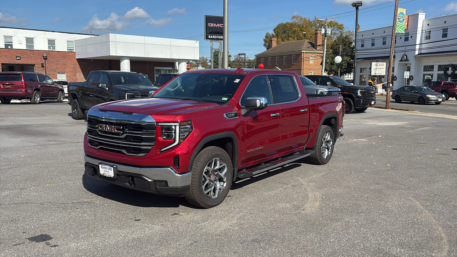 2024 GMC Sierra 1500 SLT 1