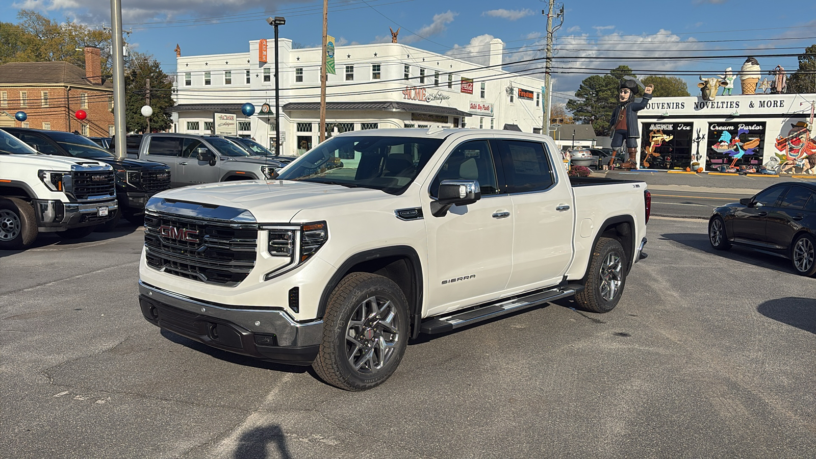 2025 GMC Sierra 1500 SLT 1