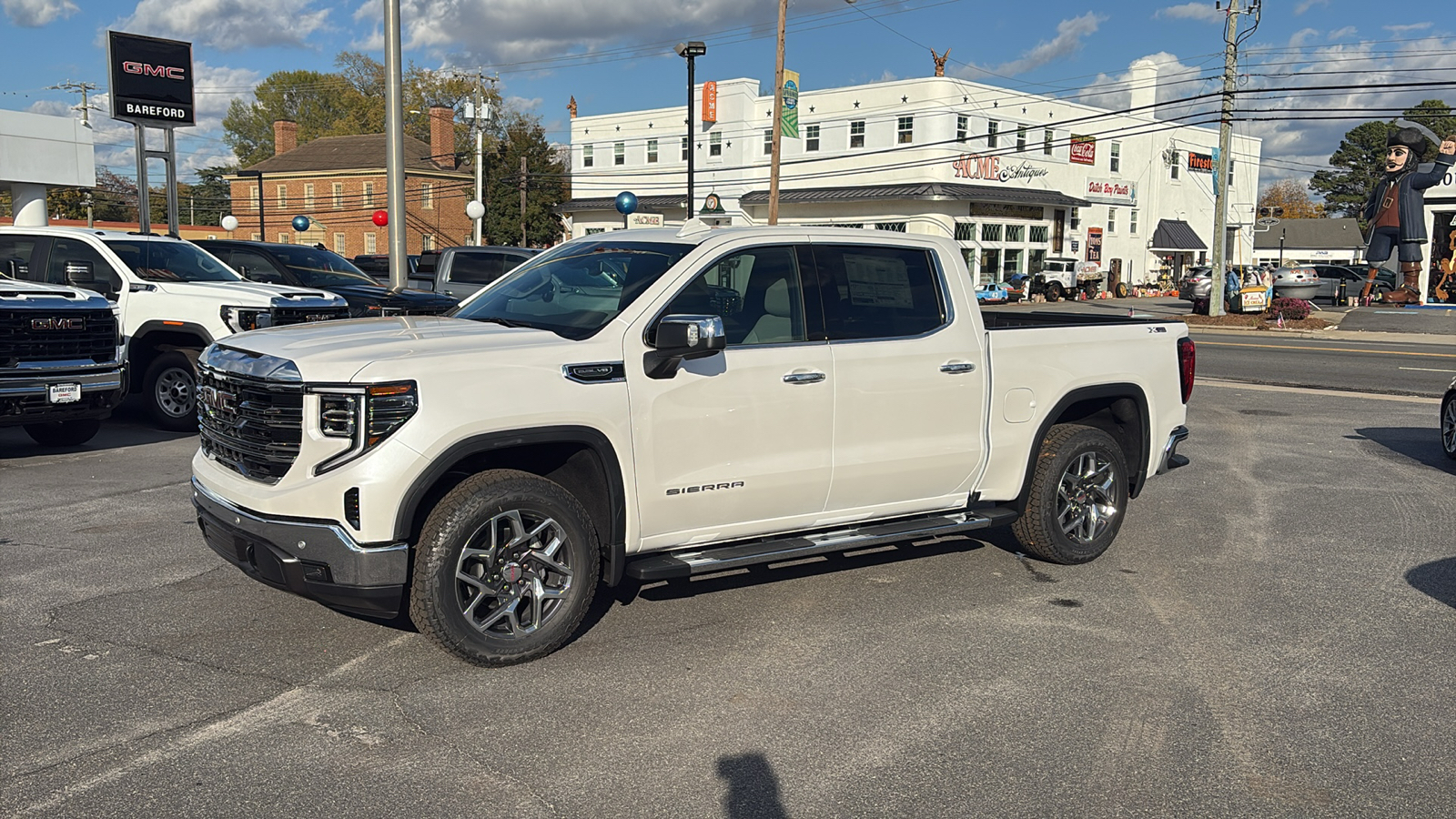 2025 GMC Sierra 1500 SLT 2