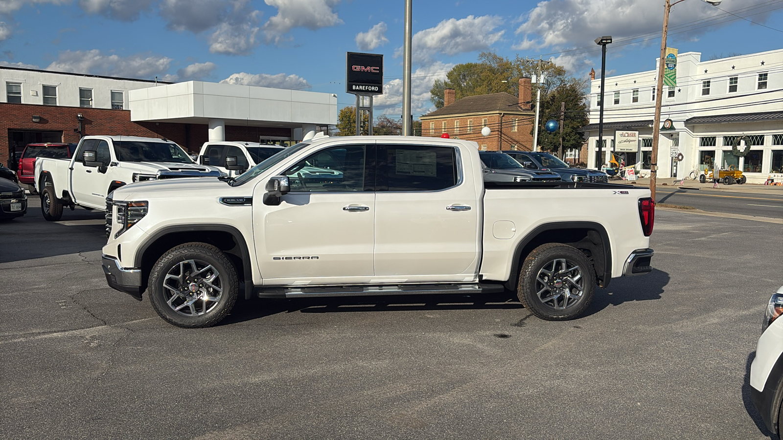 2025 GMC Sierra 1500 SLT 3