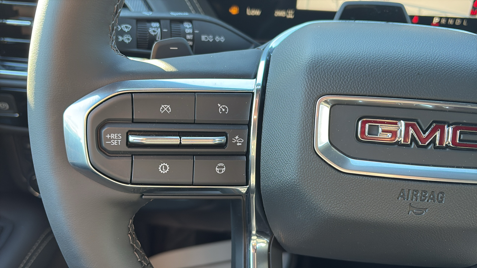 2025 GMC Yukon Elevation 14