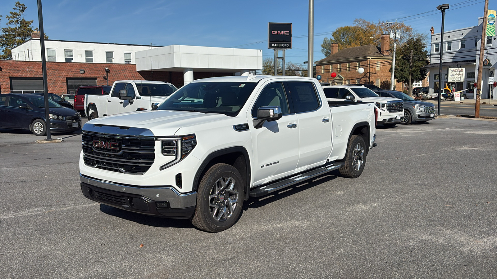 2025 GMC Sierra 1500 SLT 1