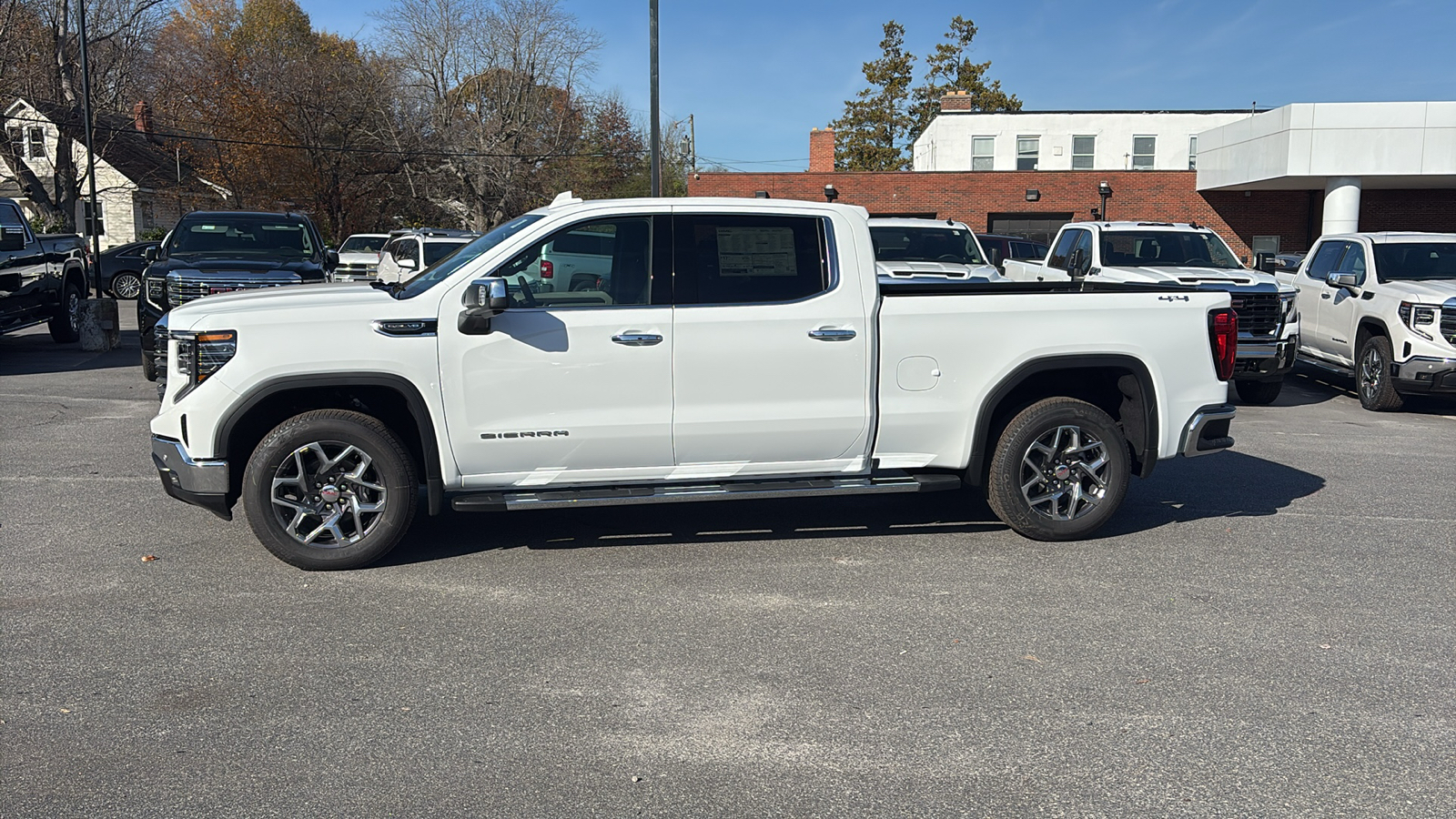 2025 GMC Sierra 1500 SLT 3