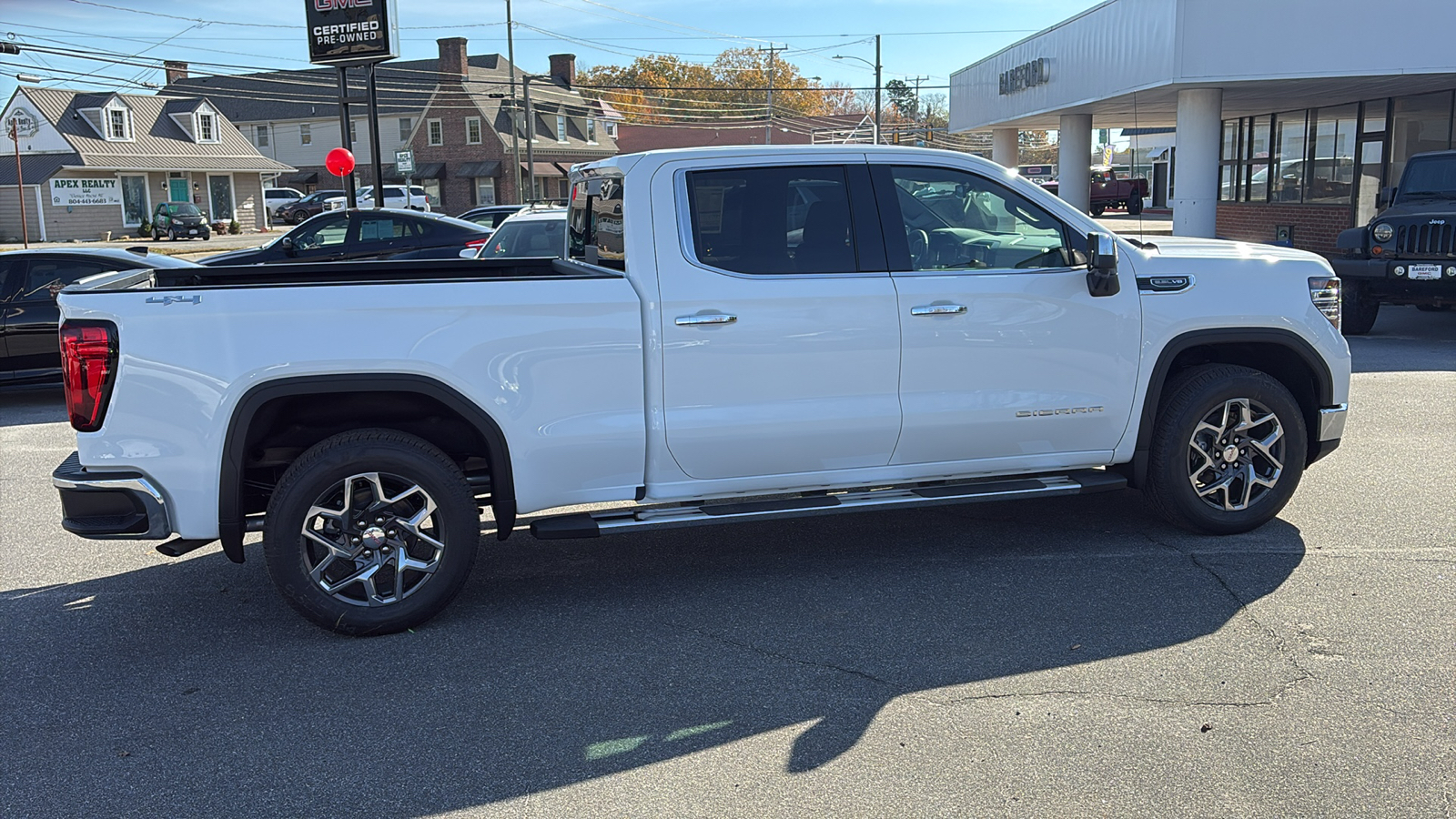 2025 GMC Sierra 1500 SLT 38