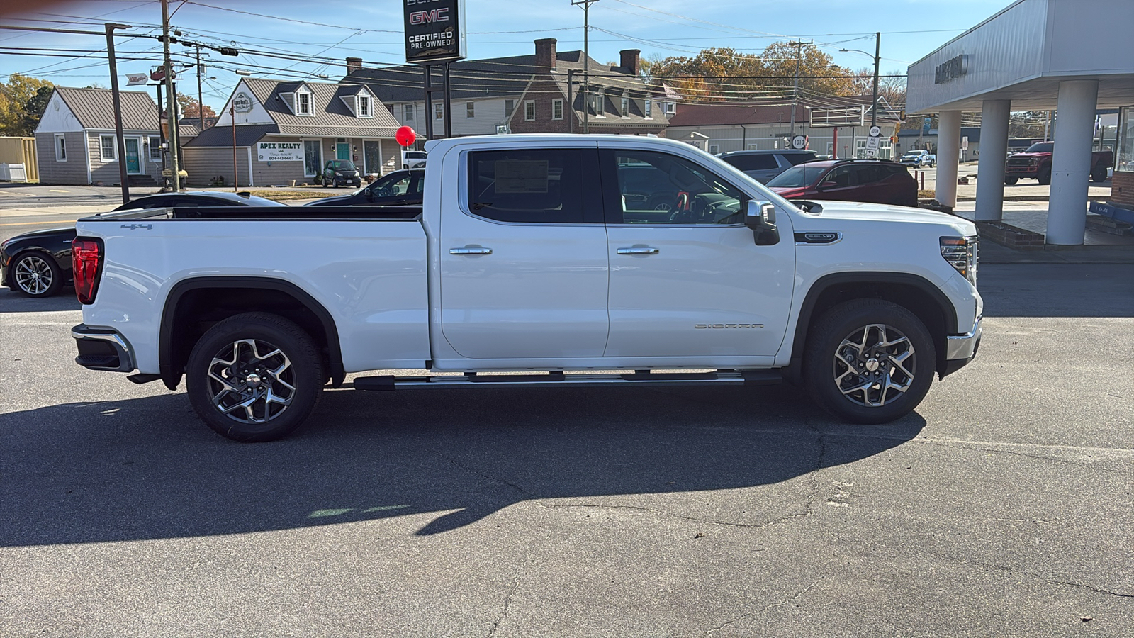 2025 GMC Sierra 1500 SLT 39