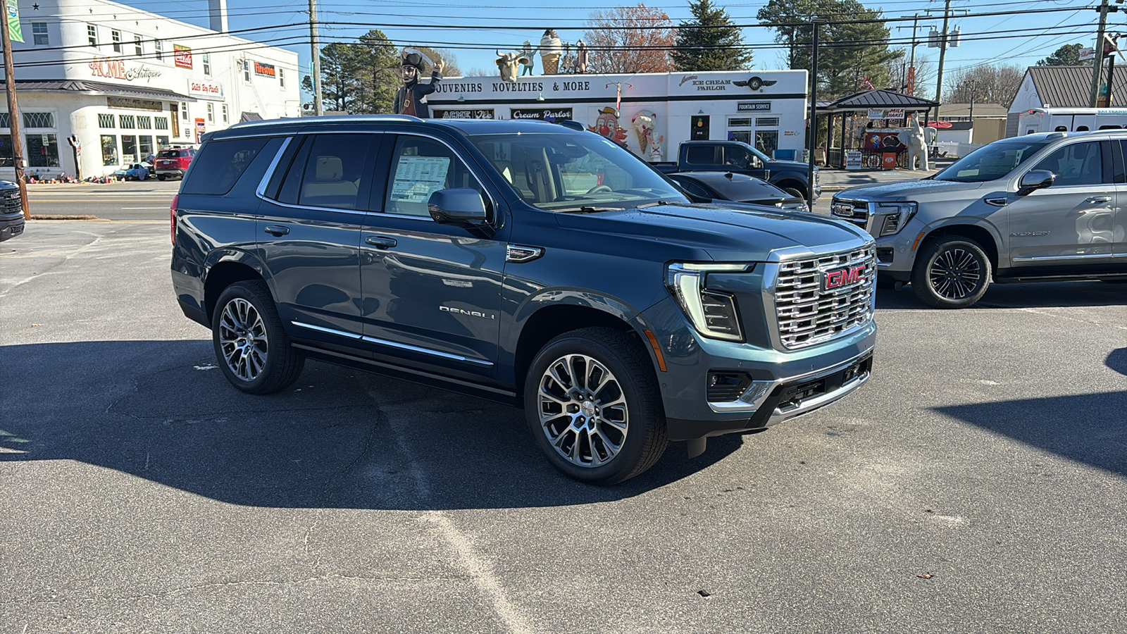 2025 GMC Yukon Denali 42