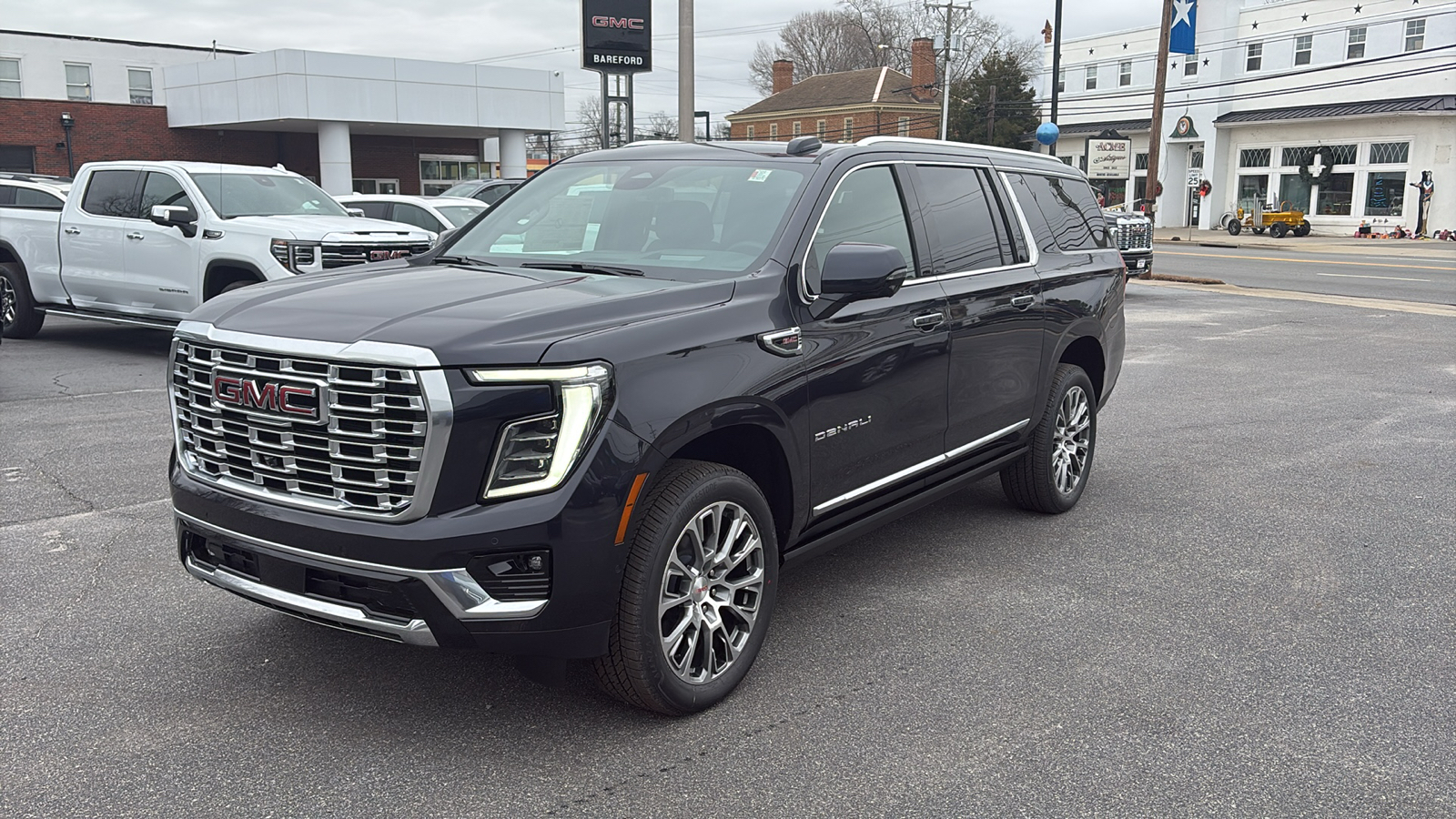 2025 GMC Yukon XL Denali 1