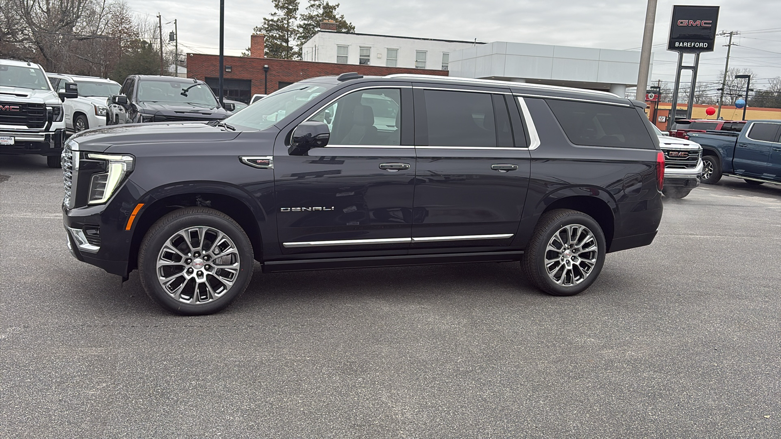 2025 GMC Yukon XL Denali 3