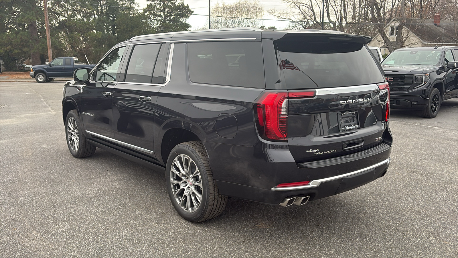 2025 GMC Yukon XL Denali 32