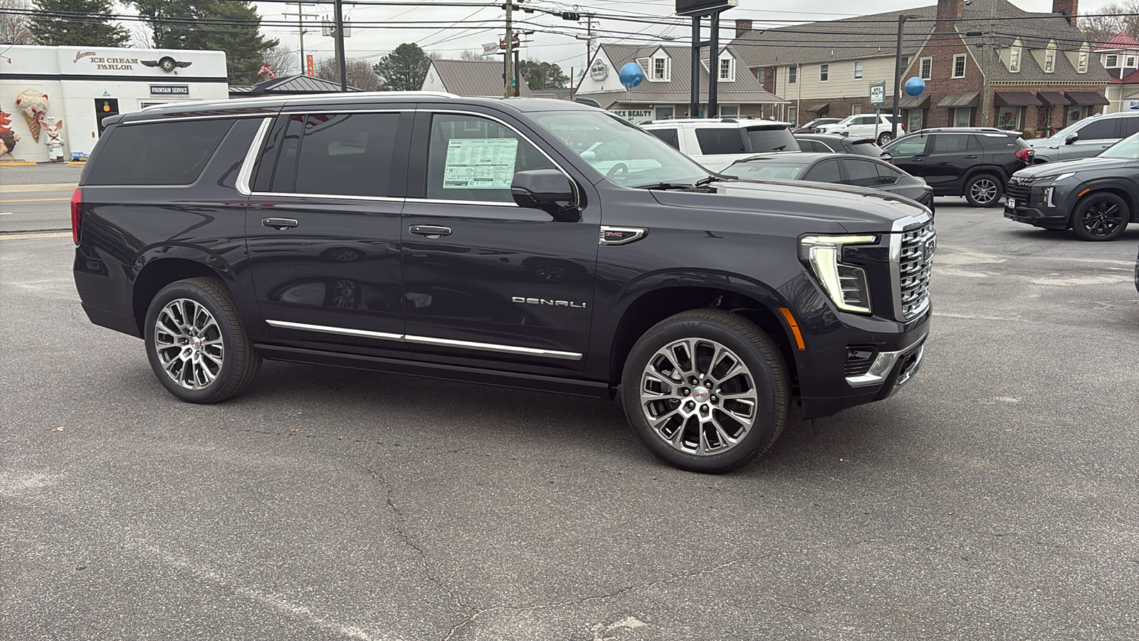 2025 GMC Yukon XL Denali 41