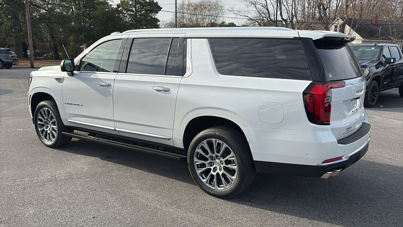 2025 GMC Yukon XL Denali 32