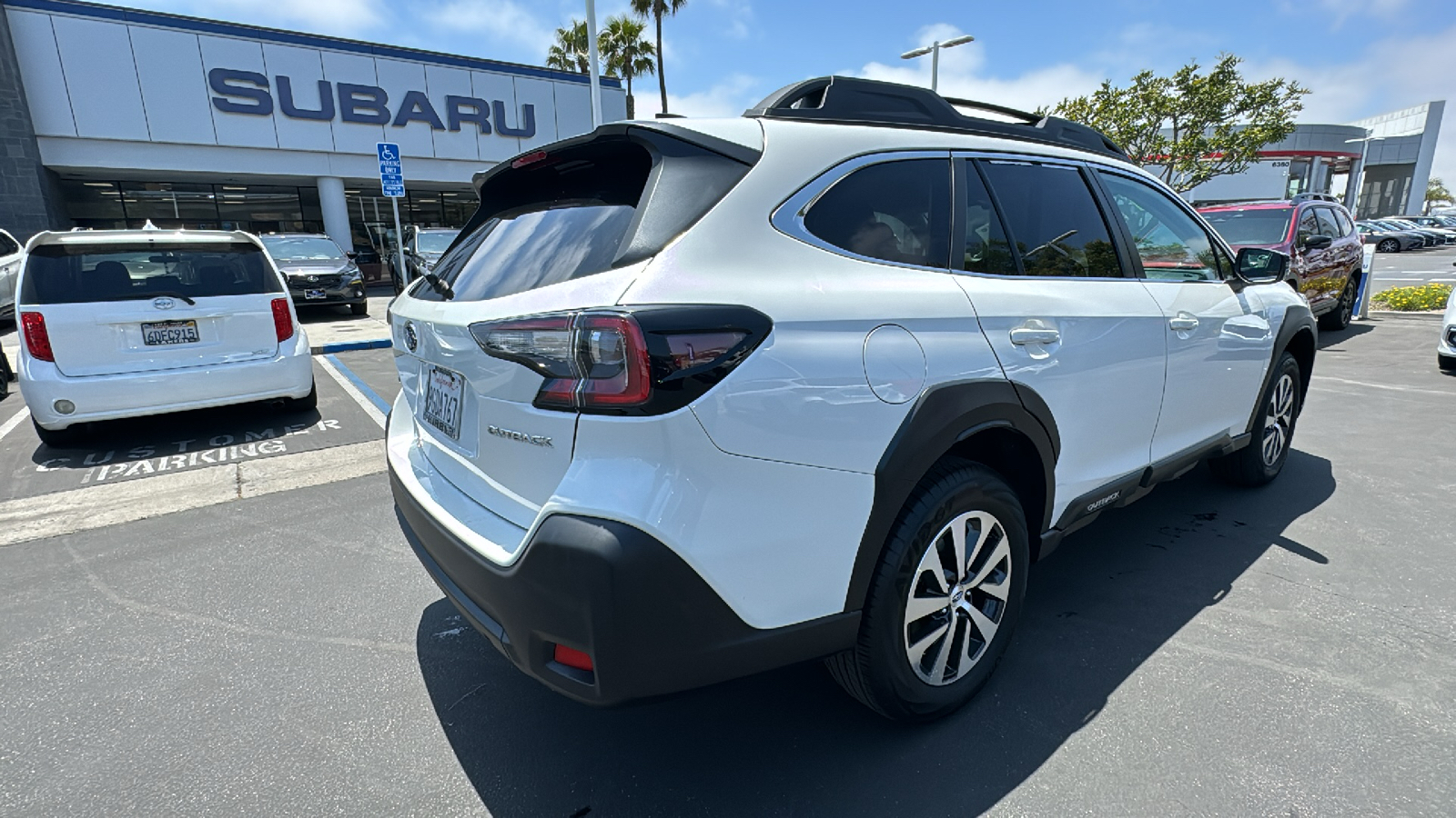 2023 Subaru Outback Premium 3