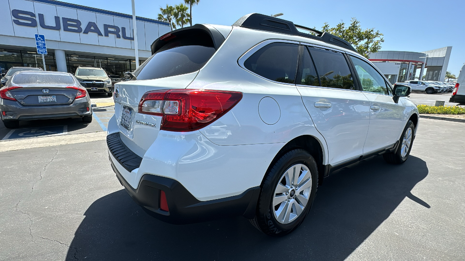 2019 Subaru Outback 2.5i Premium 3
