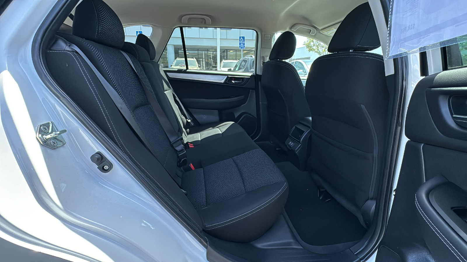 2019 Subaru Outback 2.5i Premium 19