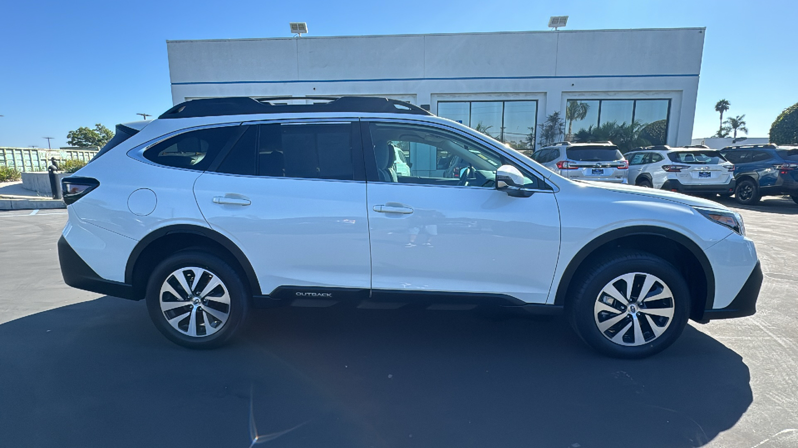 2022 Subaru Outback Premium 2